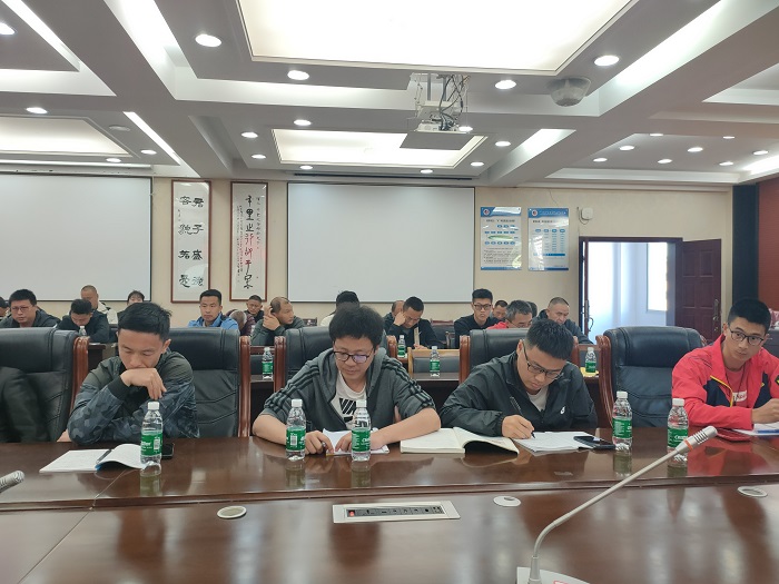 瀘縣2024年春期高中體育教師教材教法培訓(xùn)會(huì)在瀘縣建校舉行