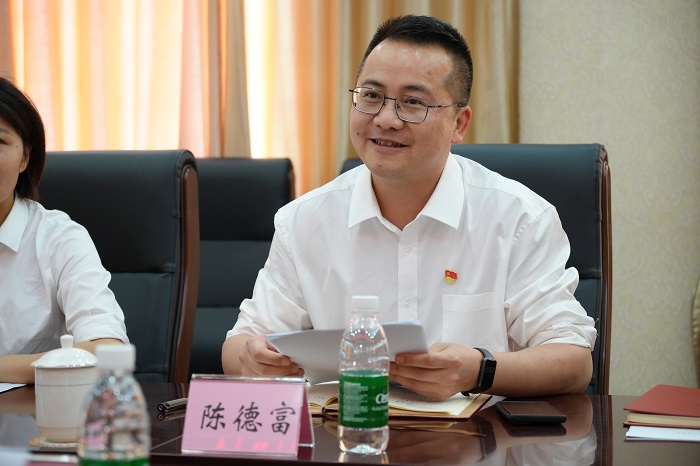 瀘縣建校召開省級科研課題開題報告會