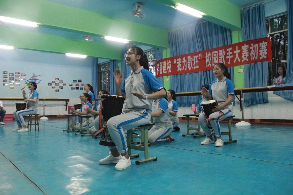 瀘縣建?！拔覟楦杩瘛毙@歌手大賽拉開帷幕