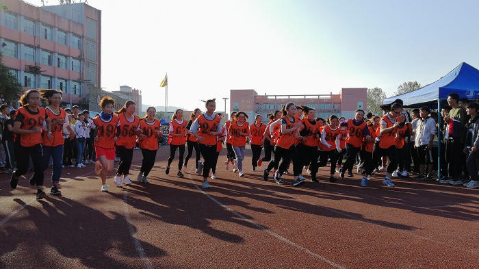 瀘縣建校舉行2019年秋期教職工運動會