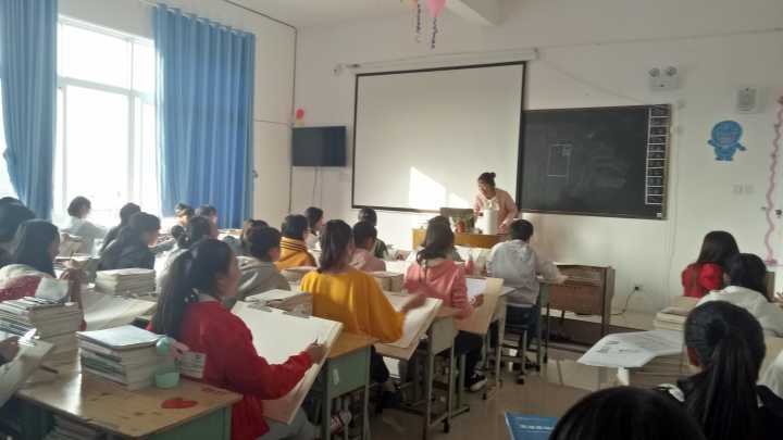學(xué)前教育專業(yè)注重新教師的培養(yǎng)